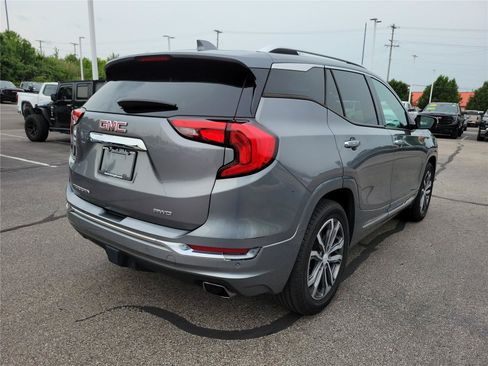 Used 2018 GMC Terrain Denali w/ Advanced Safety Package AWD/4WD image 4