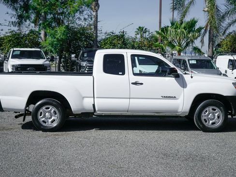 Used 2014 Toyota Tacoma 2WD Access Cab w/ Convenience Package image 9