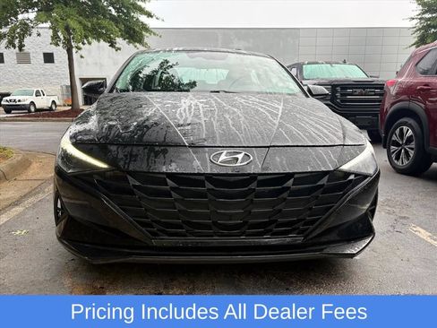 Used 2023 Hyundai Elantra SE FWD image 3