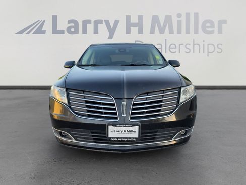 Used 2019 Lincoln MKT AWD image 8
