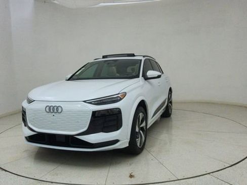 Used 2025 Audi Q6 e-tron Premium Plus image 64