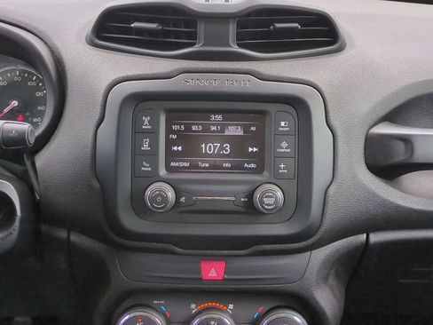Used 2017 Jeep Renegade Latitude w/ Popular Equipment Group FWD image 17