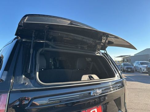 Used 2024 Chevrolet Tahoe Z71 w/ Luxury Package image 40