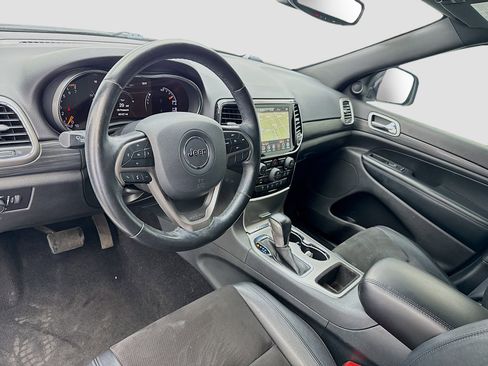 Used 2020 Jeep Grand Cherokee Altitude RWD image 7