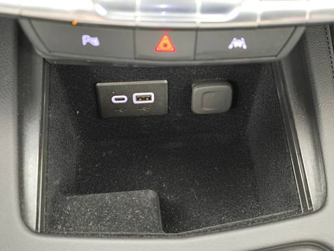 Used 2024 Cadillac XT4 Premium Luxury image 30