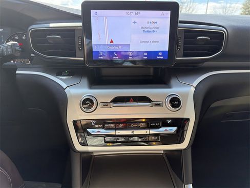 Used 2021 Ford Explorer XLT w/ Equipment Group 202A image 33