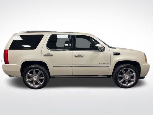 Used 2013 Cadillac Escalade Luxury image 6