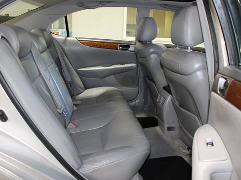 Used 2005 Lexus ES 330 FWD image 31