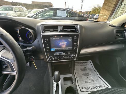 Used 2018 Subaru Outback 2.5i Premium image 23