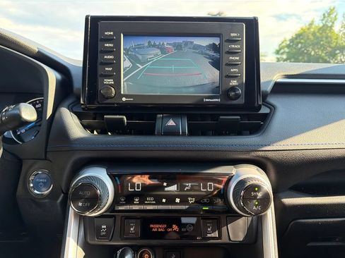 Used 2022 Toyota RAV4 SE w/ SE Grade Weather Package AWD/4WD image 31