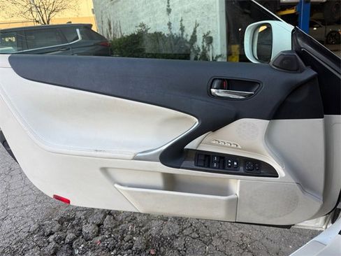 Used 2010 Lexus IS 250C image 10