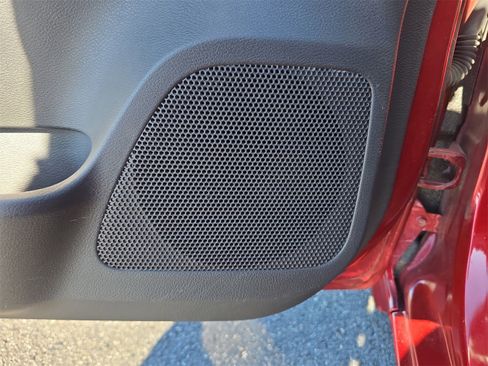 Used 2020 Nissan Versa SV image 15