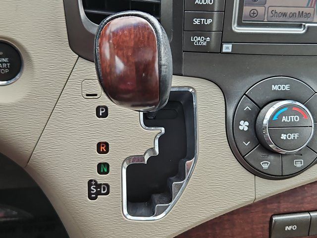 Used 2011 Toyota Sienna Limited w/ Premium Pkg AWD/4WD image 12