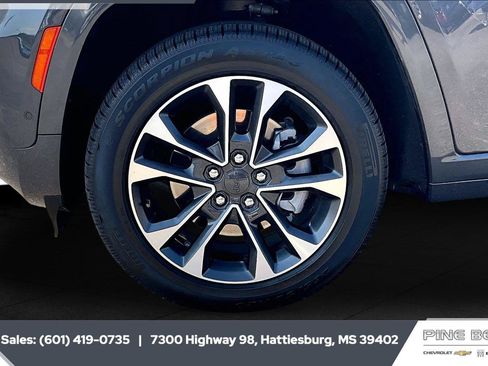 Used 2023 Jeep Grand Cherokee L Overland AWD/4WD image 7