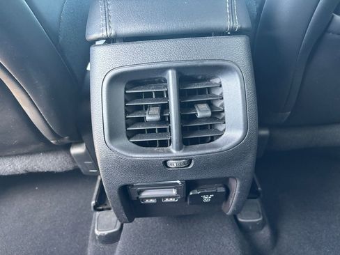 Used 2019 Jeep Cherokee High Altitude AWD/4WD image 24