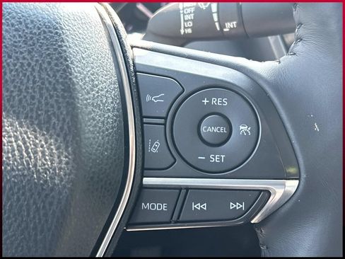 Used 2018 Toyota Camry XLE FWD image 26