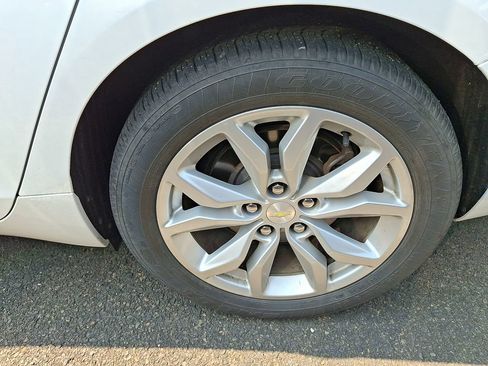 Certified 2016 Chevrolet Impala LT w/ Convenience Package FWD image 10