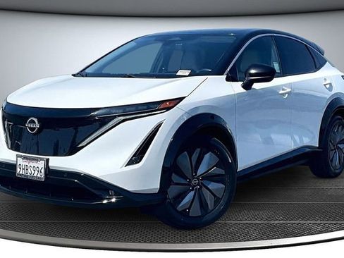 Certified 2023 Nissan Ariya FWD image 3