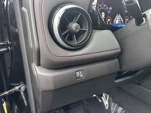 Used 2024 Chevrolet Colorado Z71 w/ Z71 Convenience Package 2 image 16