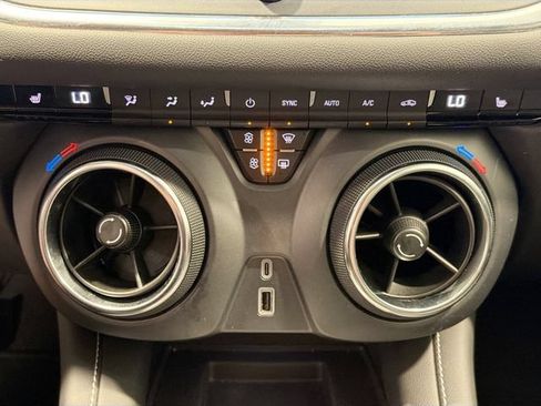 Used 2024 Chevrolet Blazer LT w/ Convenience Package FWD image 13