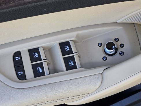 Used 2023 Audi Q5 e Premium Plus w/ Premium Plus Package image 15