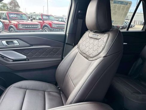 New 2026 Ford Explorer Platinum w/ LUX Leather Package image 18