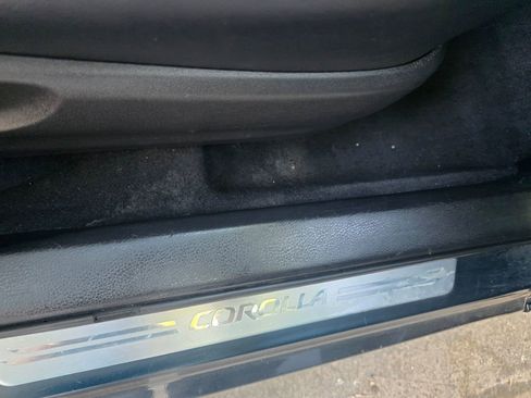 Used 2018 Toyota Corolla SE w/ Body Protection Package FWD image 38