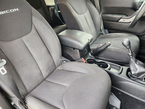 Used 2014 Jeep Wrangler Unlimited Rubicon w/ Connectivity Group image 11