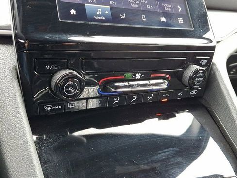 Certified 2024 Jeep Grand Cherokee L Laredo image 19