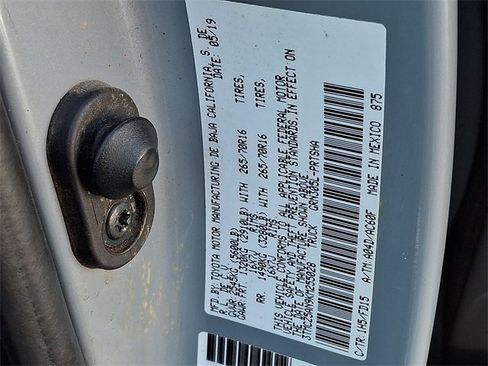 Certified 2019 Toyota Tacoma TRD Off-Road image 26