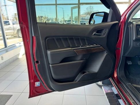 Used 2021 GMC Canyon Denali image 8