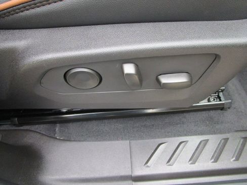 Used 2025 GMC Canyon AT4 w/ Technology Plus Package image 22