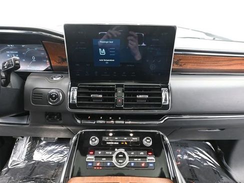 Used 2022 Lincoln Navigator Black Label AWD/4WD image 34