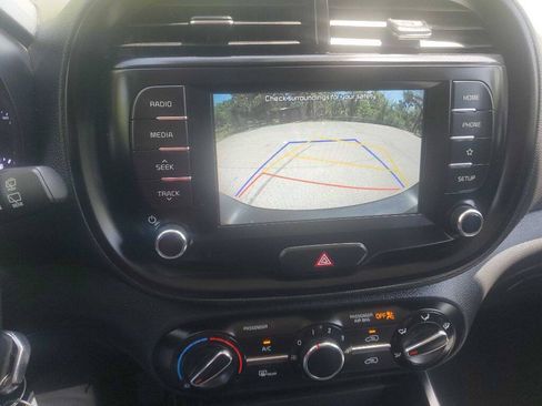 Used 2021 Kia Soul LX FWD image 12