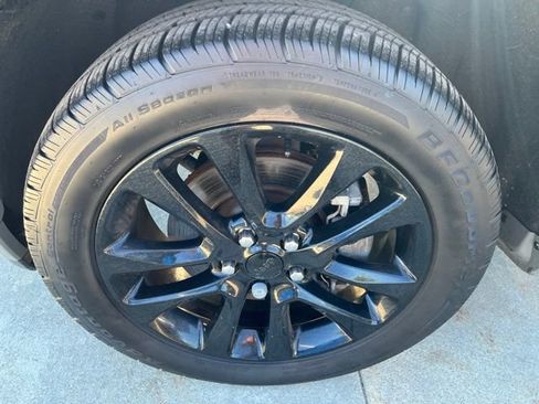 Certified 2021 Jeep Grand Cherokee Laredo X AWD/4WD image 9
