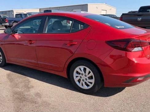 Used 2019 Hyundai Elantra SE FWD image 3