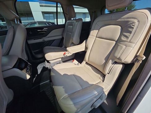 Used 2021 Lincoln Aviator Reserve w/ Equipment Group 201A AWD/4WD image 23
