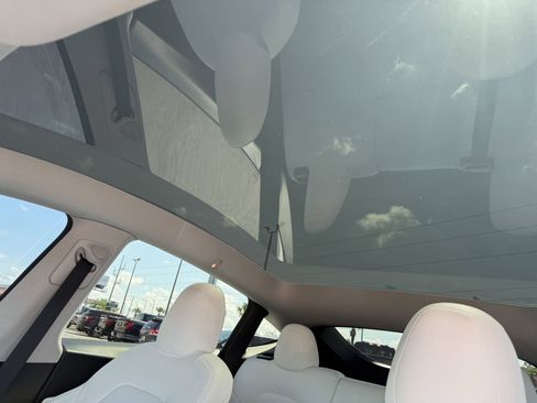 Used 2022 Tesla Model Y Long Range AWD/4WD image 20