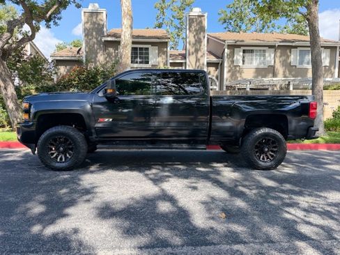 Used 2016 Chevrolet Silverado 2500 LT w/ Midnight Edition AWD/4WD image 2