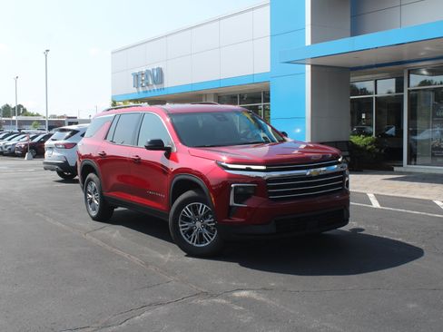 New 2027 Chevrolet Traverse LT AWD/4WD image 2