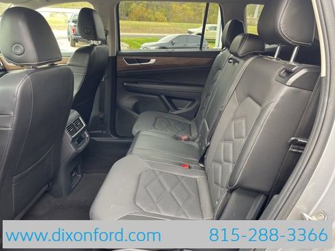 Used 2024 Volkswagen Atlas SE image 21