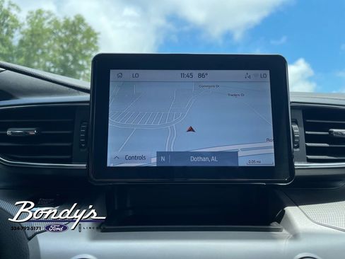 Used 2024 Ford Explorer XLT w/ Equipment Group 202A RWD image 5