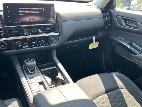 New 2026 Nissan Pathfinder SV w/ SV Premium Package FWD image 24