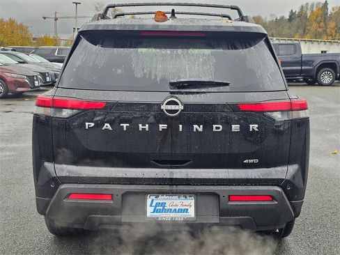 New 2025 Nissan Pathfinder SV image 6
