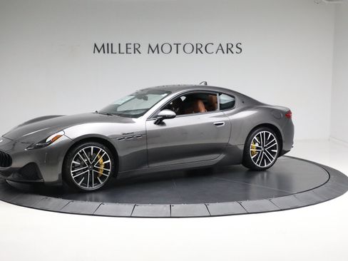 Used 2024 Maserati GranTurismo Modena AWD/4WD image 2