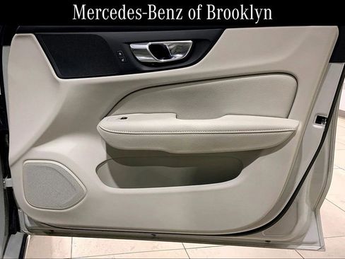 Used 2021 Volvo S60 T5 Momentum image 22