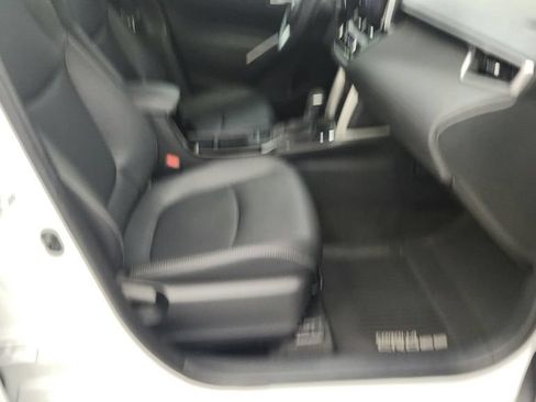 Used 2024 Toyota Corolla Cross XLE w/ Convenience Package FWD image 32