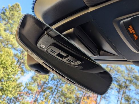 Certified 2025 Porsche Cayenne AWD/4WD image 16