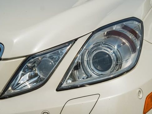 Used 2011 Mercedes-Benz E 550 Cabriolet image 17