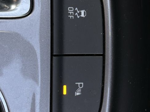 Used 2024 Chevrolet Malibu LT image 32